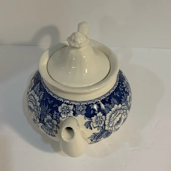 Crabtree & Evelyn of London - Blue/white - Feel Free to make an offer. - Picture 5 of 16